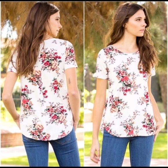 Gorgeous Ivory Floral Top - Picture 2 of 8